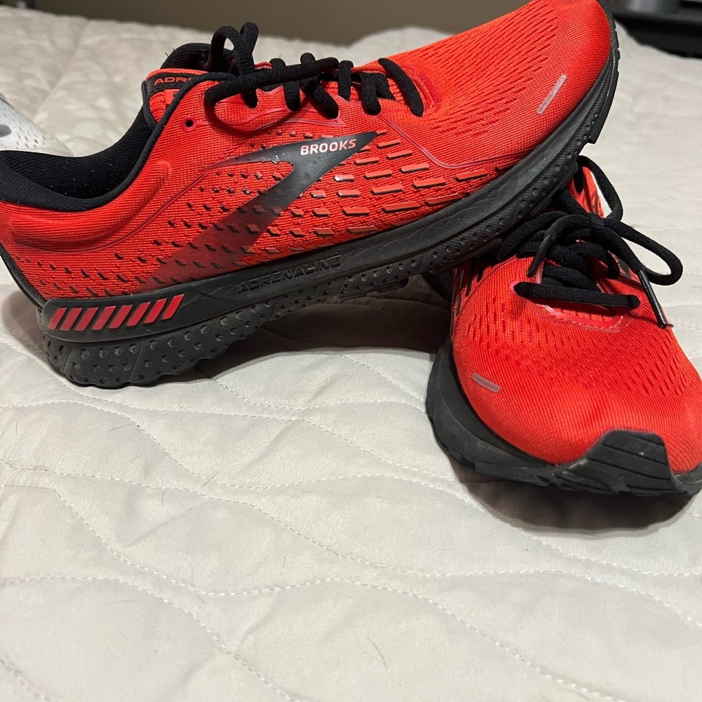 Brooks red and Black Athletic Shoes
